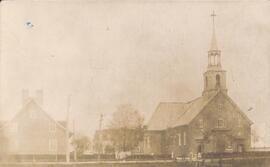 Photographie de l'église et du presbytère de Saint-Anselme